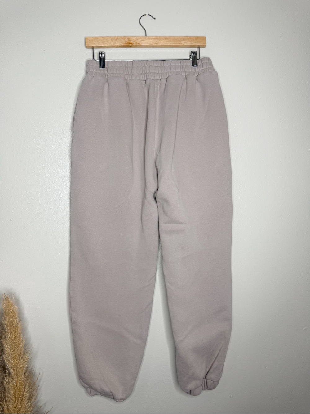 Comfrt | Signature Sweatpants, size large, like new - Picture 7 of 13
